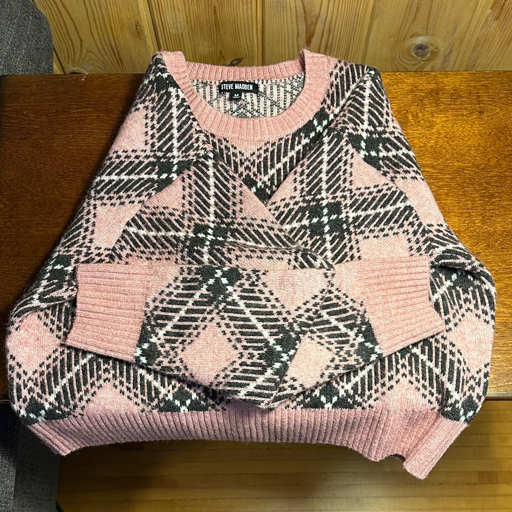 Steve Madden Women's Sweater in Pink and Black Pattern